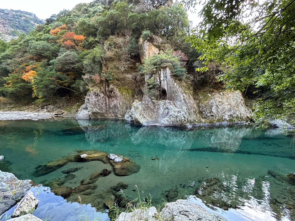 法師ケ淵（ふしがぶち）と仏座