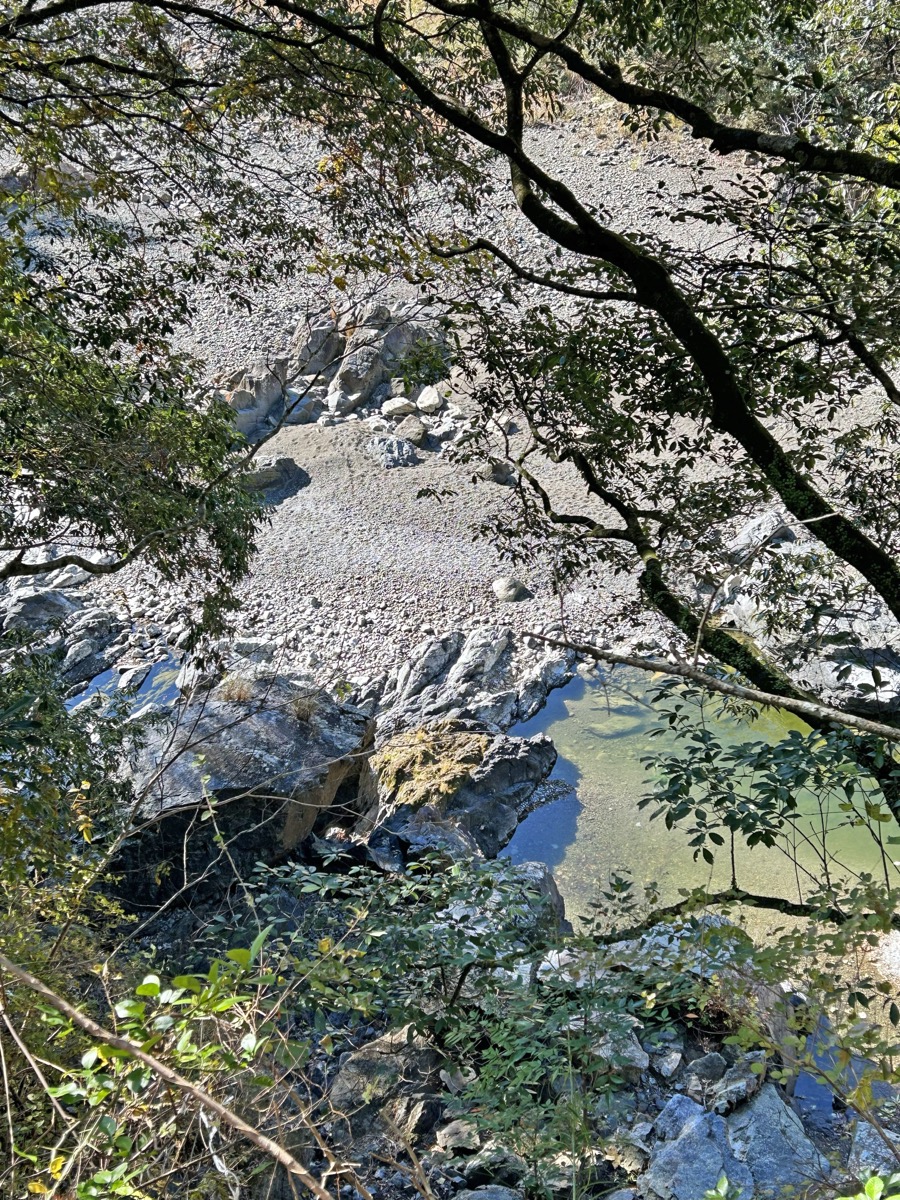 丸淵と岩相境界